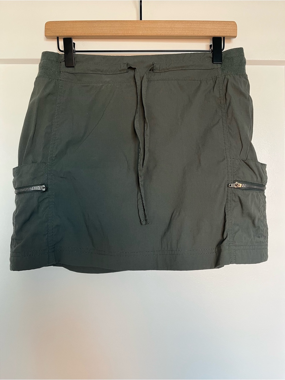 Té Verde Athletic Skirt Small Olive Green Built In Shorts Golf Hiking Skirt